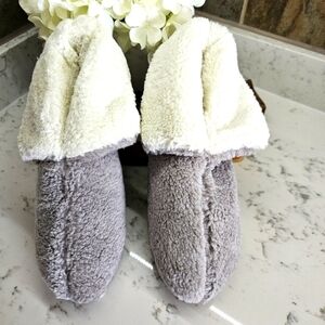 Avon Cozy Sherpa Lugg Slipper